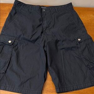 Levi's black cargo short Size W33